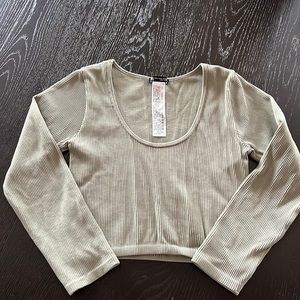 Zara cropped long sleeve top.  Size S